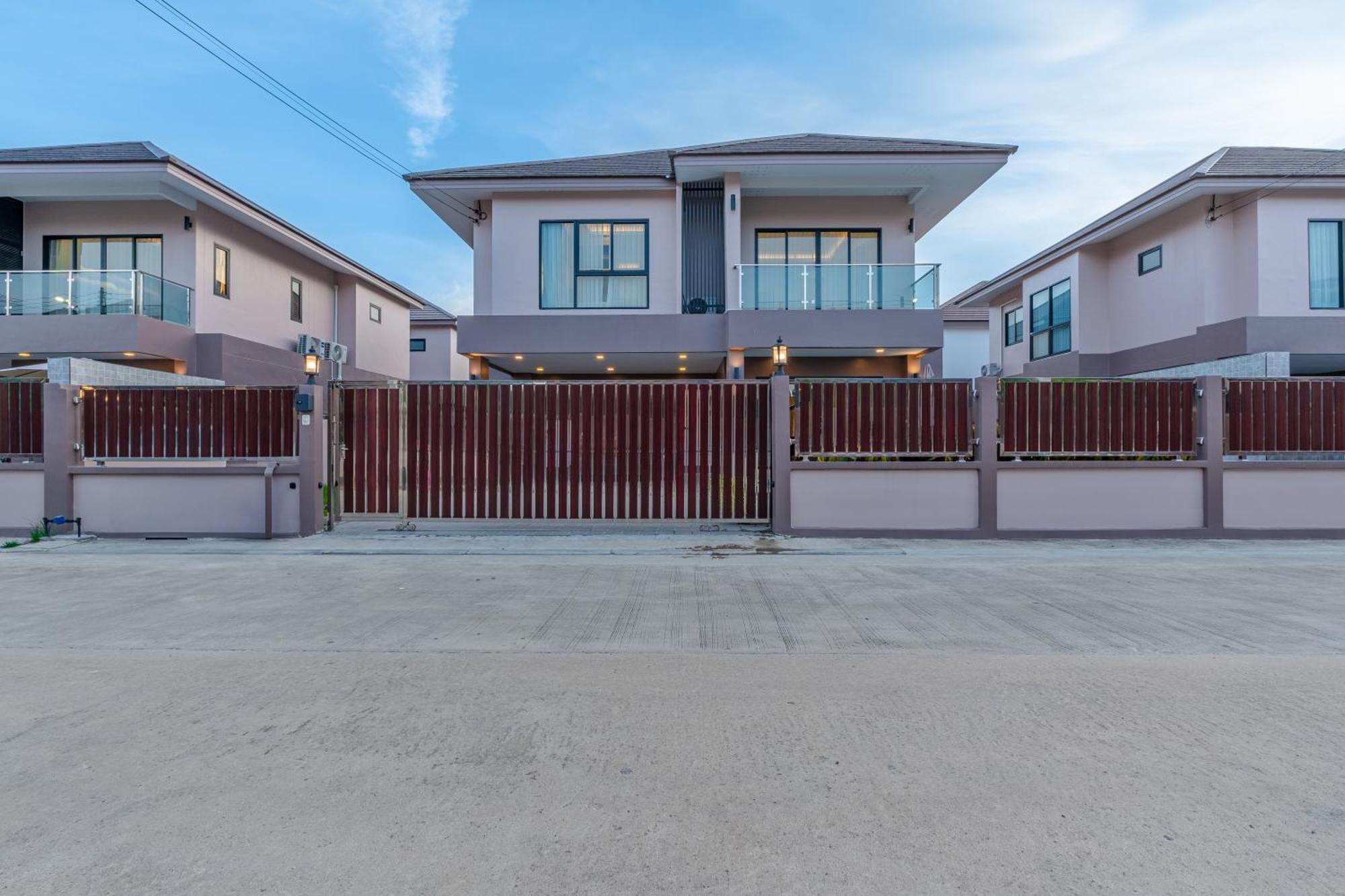Southern Peak Pool Villa Huay Yai Pattaya Ban Huai Yai المظهر الخارجي الصورة